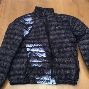 LIKE NEW PATAGONIA MENS DOWN JACKET